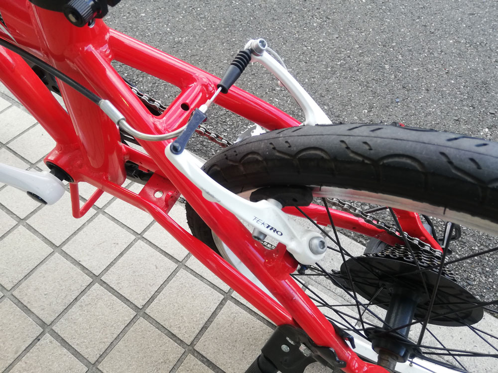 中古モデル出ました！！ 折り畳み自転車 フェラーリ 20インチ ホワイト