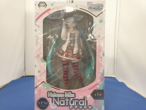 ボーカロイド　初音ミク　美少女フィギュア　中古品