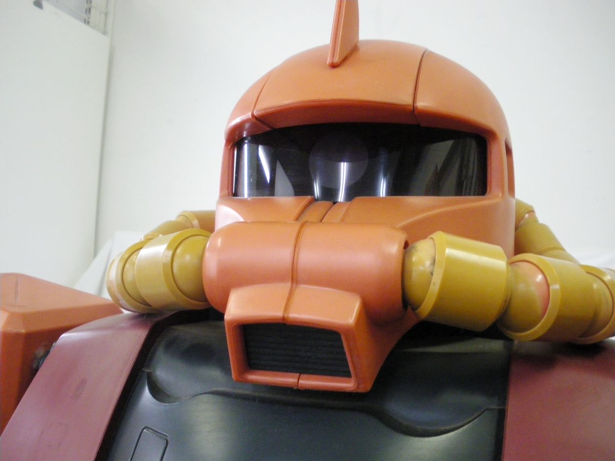 １/12 シャア専用ザク　等身大 ジャンク ガンダム 巨大プラモデル 1/12 シャア専用ザク 等身大 ジャンク